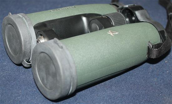 A pair of Swarovski EL 10 x 42 Swarovision binoculars,